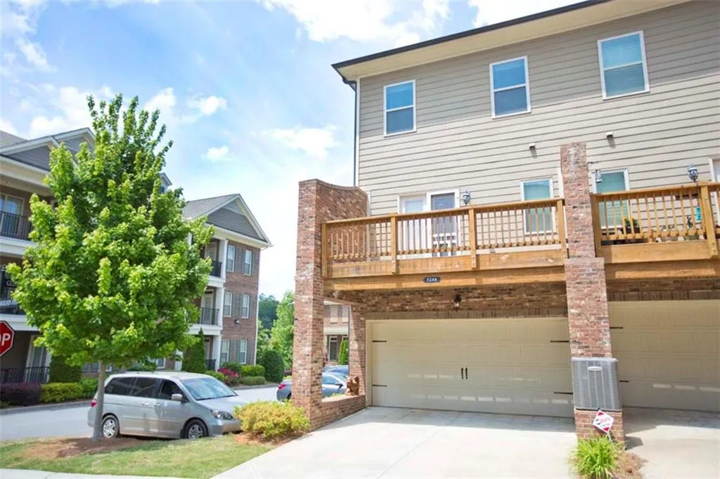 7285 Glisten Avenue, Atlanta, Georgia 30328, 3 Bedrooms Bedrooms, ,3 BathroomsBathrooms,Residential,Sold,7285 Glisten Avenue,6010080