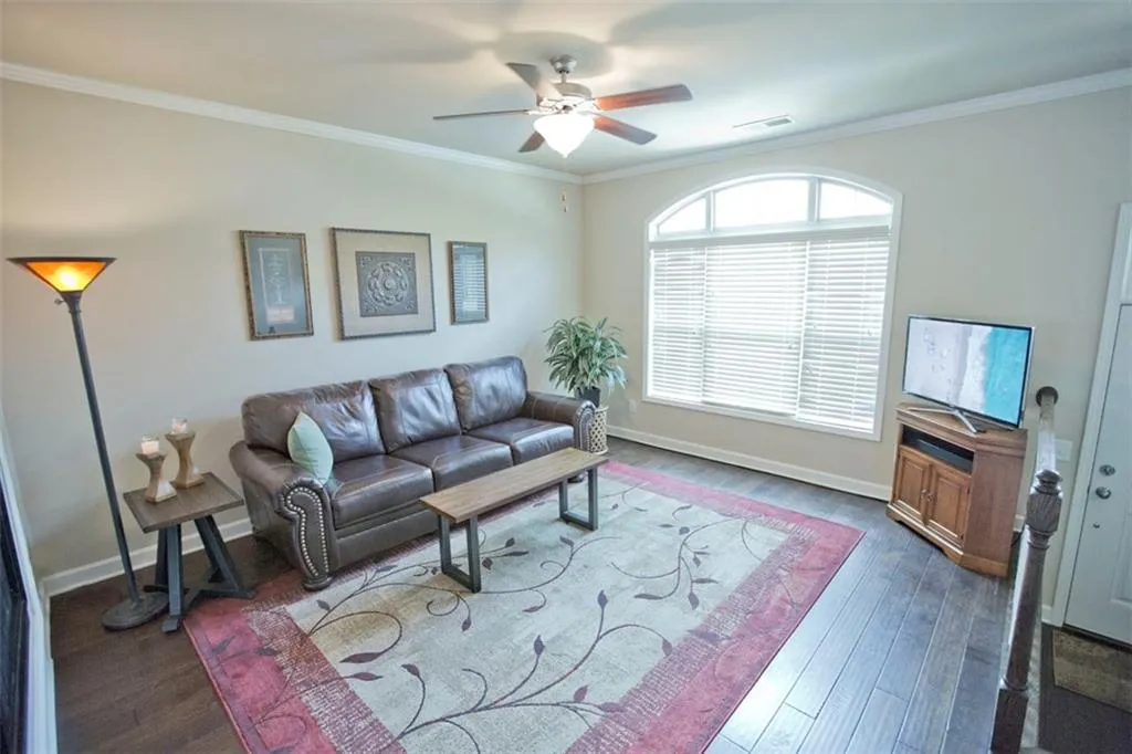 7285 Glisten Avenue, Atlanta, Georgia 30328, 3 Bedrooms Bedrooms, ,3 BathroomsBathrooms,Residential,Sold,7285 Glisten Avenue,6010080