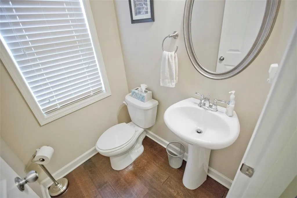 7285 Glisten Avenue, Atlanta, Georgia 30328, 3 Bedrooms Bedrooms, ,3 BathroomsBathrooms,Residential,Sold,7285 Glisten Avenue,6010080