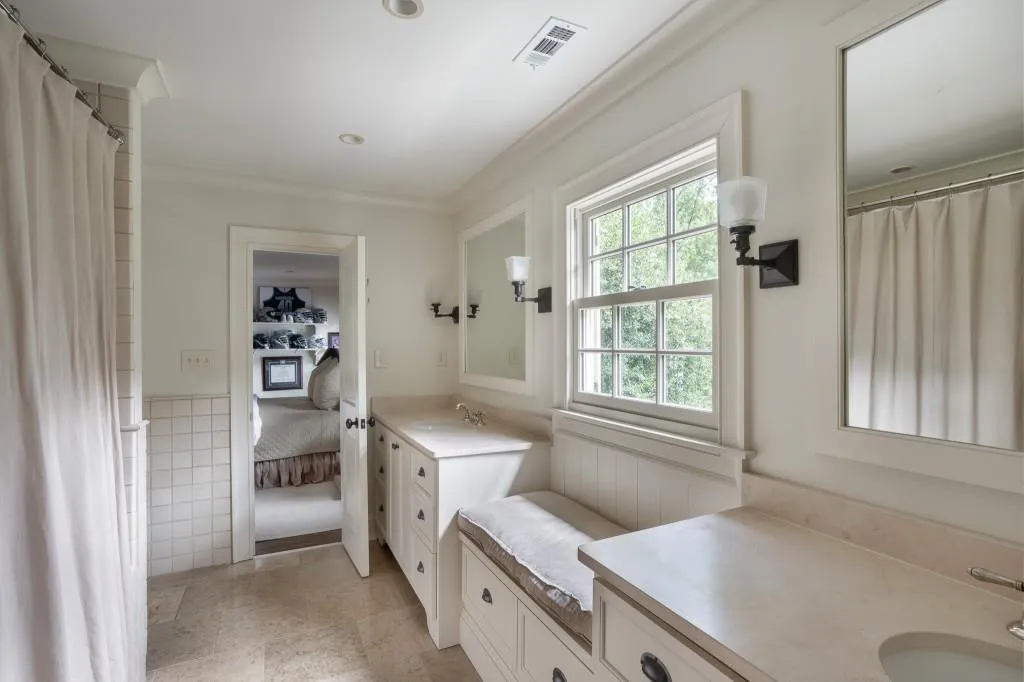 3741 Dumbarton Road Nw, Atlanta, Georgia 30327, 5 Bedrooms Bedrooms, ,4 BathroomsBathrooms,Residential,For Sale,3741 Dumbarton Road Nw,7660403