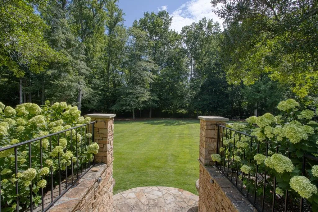 3741 Dumbarton Road Nw, Atlanta, Georgia 30327, 5 Bedrooms Bedrooms, ,4 BathroomsBathrooms,Residential,For Sale,3741 Dumbarton Road Nw,7660403