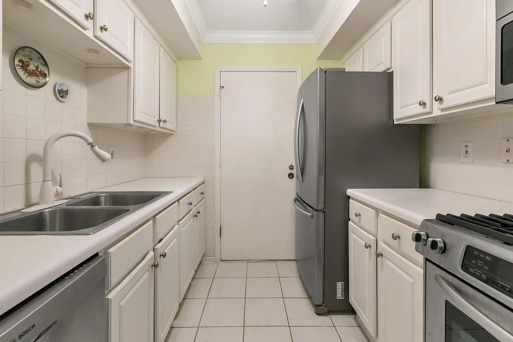 6851 Roswell Road Ne Unit J17, Atlanta, Georgia 30328, 1 Bedroom Bedrooms, ,1 BathroomBathrooms,Residential,Sold,6851 Roswell Road Ne Unit J17,6515729