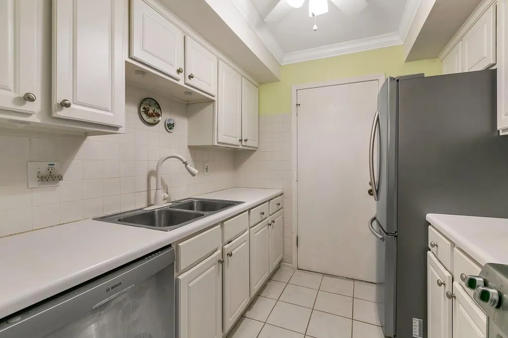 6851 Roswell Road Ne Unit J17, Atlanta, Georgia 30328, 1 Bedroom Bedrooms, ,1 BathroomBathrooms,Residential,Sold,6851 Roswell Road Ne Unit J17,6515729