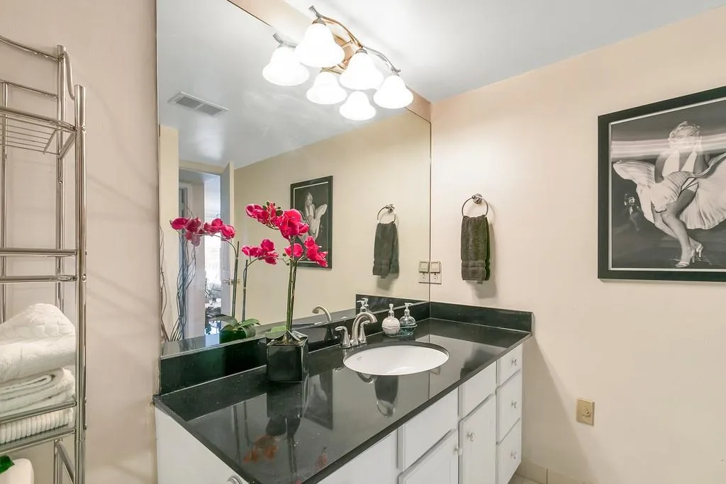 6851 Roswell Road Ne Unit J17, Atlanta, Georgia 30328, 1 Bedroom Bedrooms, ,1 BathroomBathrooms,Residential,Sold,6851 Roswell Road Ne Unit J17,6515729