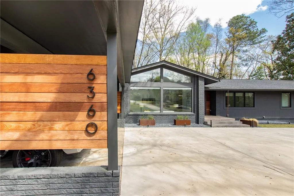 6360 Aberdeen Drive, Atlanta, Georgia 30328, 5 Bedrooms Bedrooms, ,4 BathroomsBathrooms,Residential,Sold,6360 Aberdeen Drive,7033375