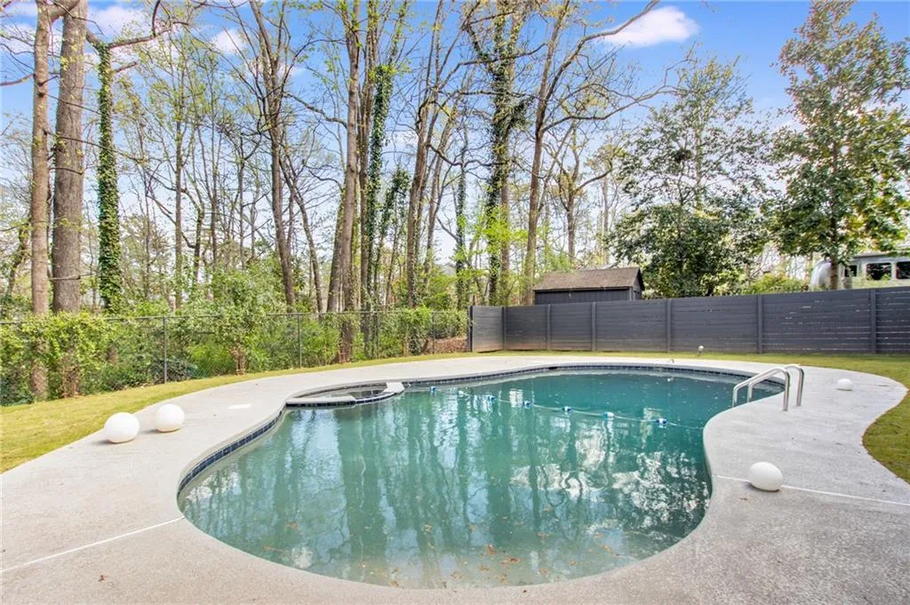 6360 Aberdeen Drive, Atlanta, Georgia 30328, 5 Bedrooms Bedrooms, ,4 BathroomsBathrooms,Residential,Sold,6360 Aberdeen Drive,7033375