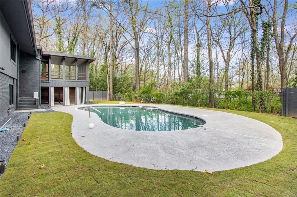 6360 Aberdeen Drive, Atlanta, Georgia 30328, 5 Bedrooms Bedrooms, ,4 BathroomsBathrooms,Residential,Sold,6360 Aberdeen Drive,7033375