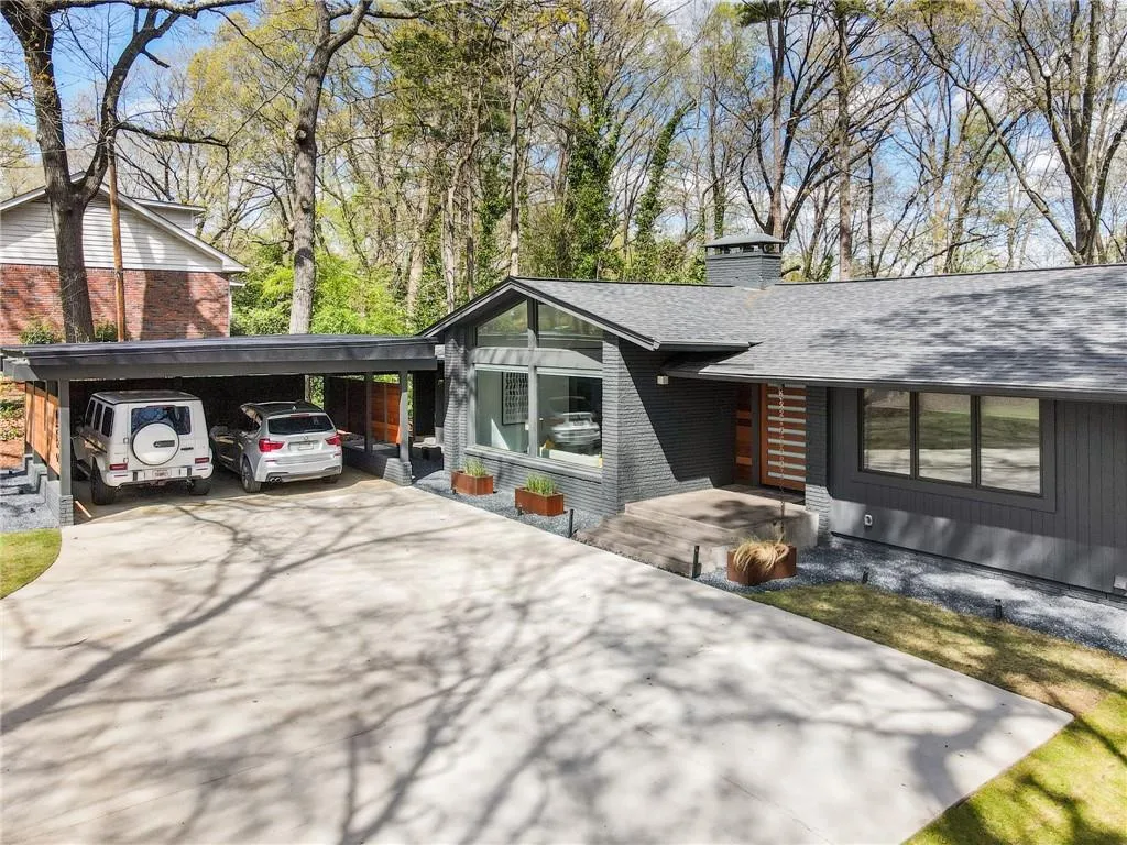 6360 Aberdeen Drive, Atlanta, Georgia 30328, 5 Bedrooms Bedrooms, ,4 BathroomsBathrooms,Residential,Sold,6360 Aberdeen Drive,7033375