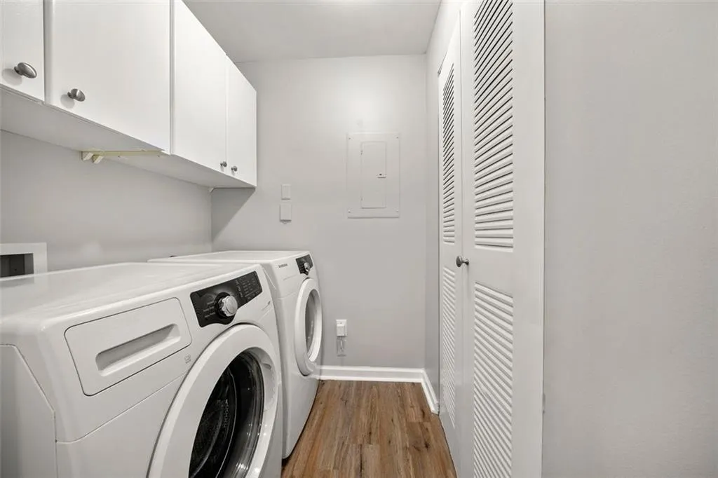 317 Granville Court, Sandy Springs, Georgia 30328, 2 Bedrooms Bedrooms, ,2 BathroomsBathrooms,Residential,Sold,317 Granville Court,6931319