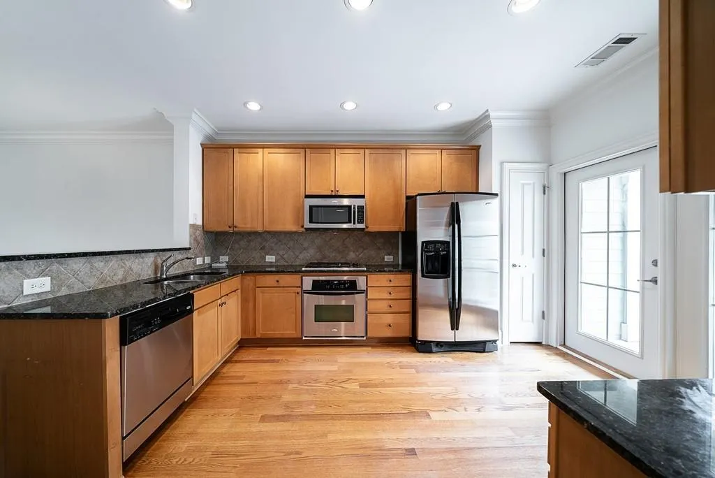 6467 Chariot Street Unit 31, Sandy Springs, Georgia 30328, 2 Bedrooms Bedrooms, ,2 BathroomsBathrooms,Residential,Sold,6467 Chariot Street Unit 31,6775350