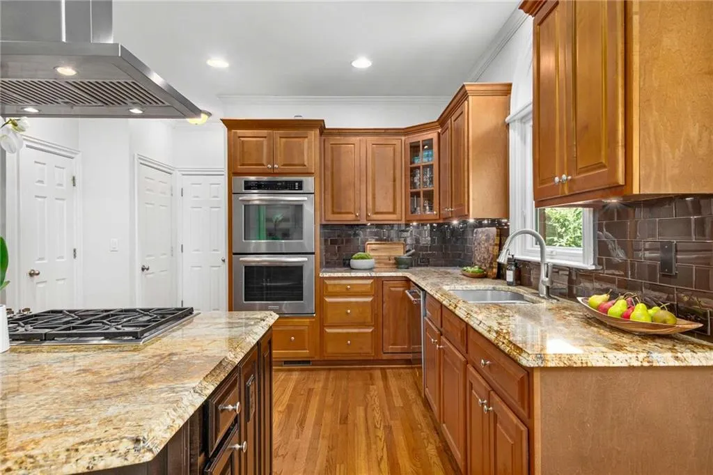 1120 Whitehall Pointe, Sandy Springs, Georgia 30338, 5 Bedrooms Bedrooms, ,4 BathroomsBathrooms,Residential,For Sale,1120 Whitehall Pointe,7688202