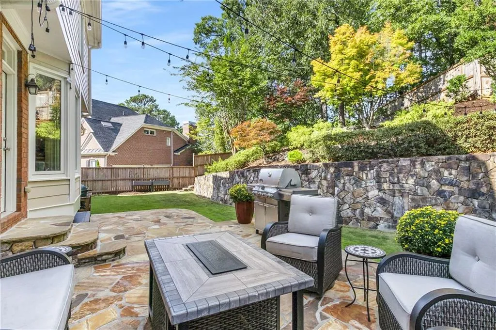 1120 Whitehall Pointe, Sandy Springs, Georgia 30338, 5 Bedrooms Bedrooms, ,4 BathroomsBathrooms,Residential,For Sale,1120 Whitehall Pointe,7688202