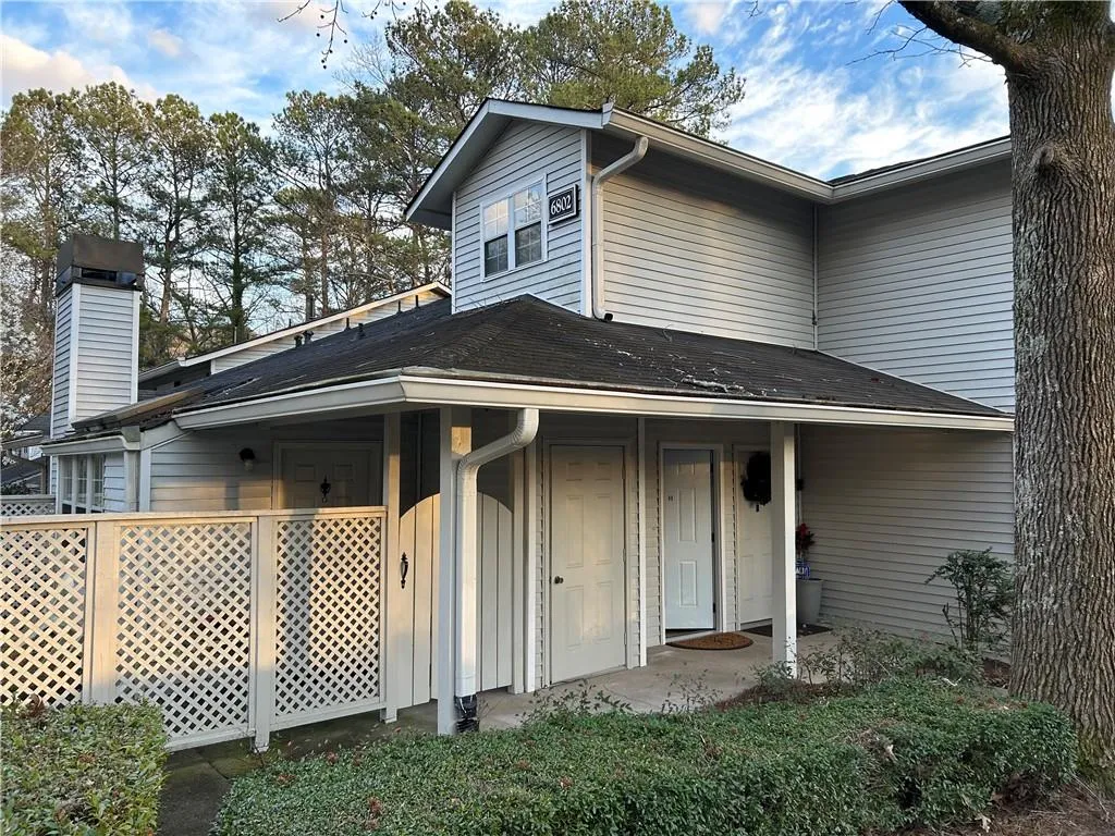 6802 Glenridge Drive Unit H, Sandy Springs, Georgia 30328, 2 Bedrooms Bedrooms, ,2 BathroomsBathrooms,Residential,Sold,6802 Glenridge Drive Unit H,7187122