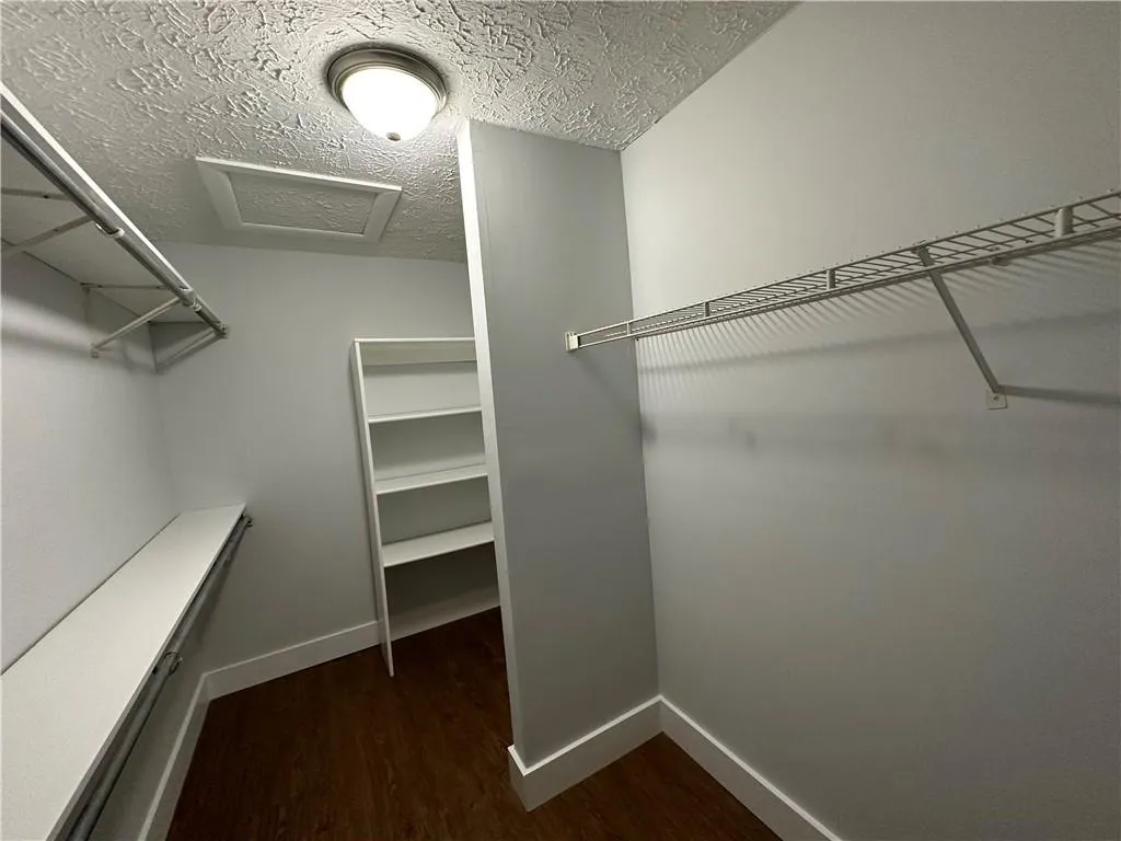 6802 Glenridge Drive Unit H, Sandy Springs, Georgia 30328, 2 Bedrooms Bedrooms, ,2 BathroomsBathrooms,Residential,Sold,6802 Glenridge Drive Unit H,7187122