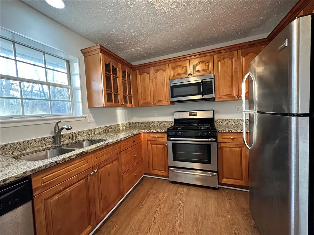 6802 Glenridge Drive Unit H, Sandy Springs, Georgia 30328, 2 Bedrooms Bedrooms, ,2 BathroomsBathrooms,Residential,Sold,6802 Glenridge Drive Unit H,7187122