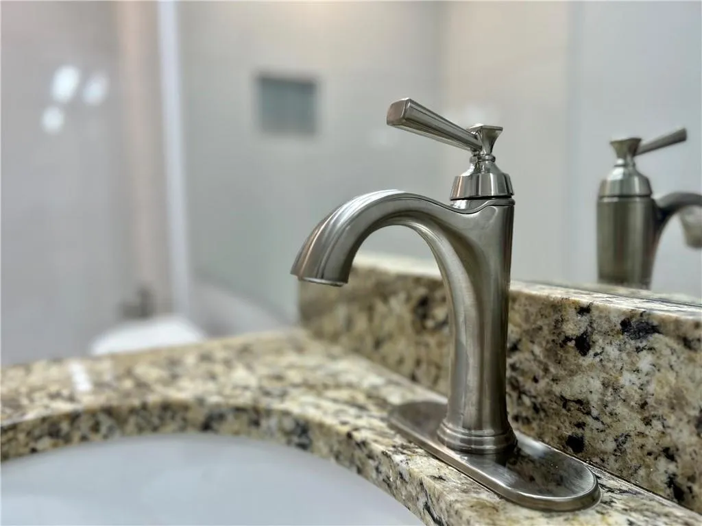 6802 Glenridge Drive Unit H, Sandy Springs, Georgia 30328, 2 Bedrooms Bedrooms, ,2 BathroomsBathrooms,Residential,Sold,6802 Glenridge Drive Unit H,7187122