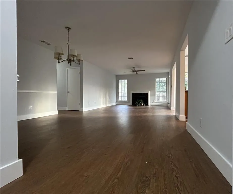 6802 Glenridge Drive Unit H, Sandy Springs, Georgia 30328, 2 Bedrooms Bedrooms, ,2 BathroomsBathrooms,Residential,Sold,6802 Glenridge Drive Unit H,7187122