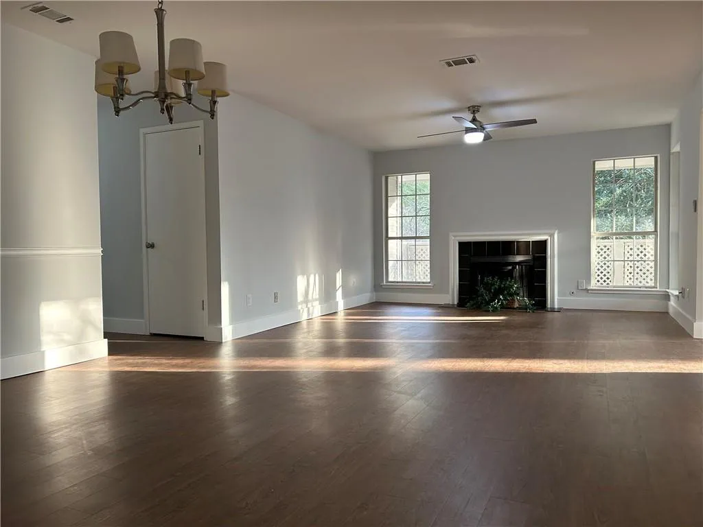 6802 Glenridge Drive Unit H, Sandy Springs, Georgia 30328, 2 Bedrooms Bedrooms, ,2 BathroomsBathrooms,Residential,Sold,6802 Glenridge Drive Unit H,7187122