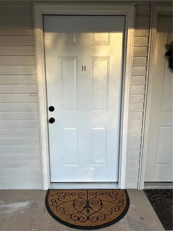 6802 Glenridge Drive Unit H, Sandy Springs, Georgia 30328, 2 Bedrooms Bedrooms, ,2 BathroomsBathrooms,Residential,Sold,6802 Glenridge Drive Unit H,7187122