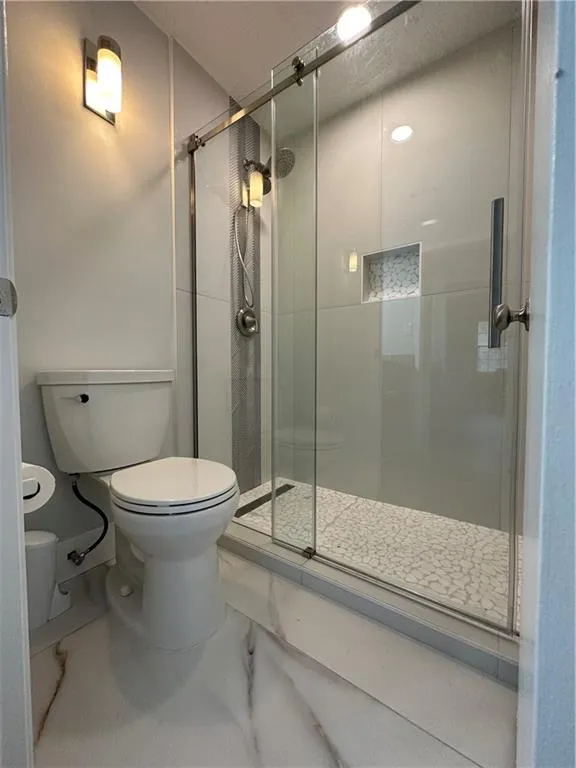 6802 Glenridge Drive Unit H, Sandy Springs, Georgia 30328, 2 Bedrooms Bedrooms, ,2 BathroomsBathrooms,Residential,Sold,6802 Glenridge Drive Unit H,7187122