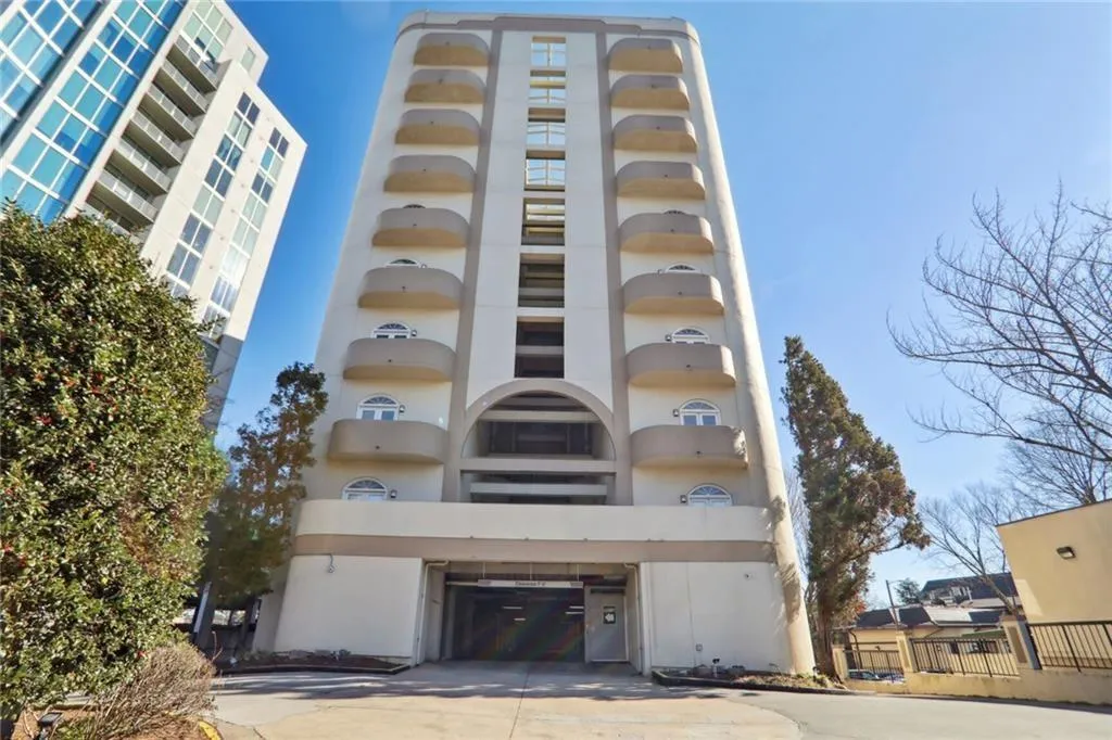 2161 Peachtree Road Ne Unit 605, Atlanta, Georgia 30309, 2 Bedrooms Bedrooms, ,2 BathroomsBathrooms,Residential,For Sale,2161 Peachtree Road Ne Unit 605,7557609