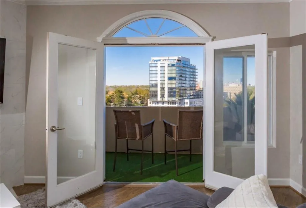 2161 Peachtree Road Ne Unit 605, Atlanta, Georgia 30309, 2 Bedrooms Bedrooms, ,2 BathroomsBathrooms,Residential,For Sale,2161 Peachtree Road Ne Unit 605,7557609