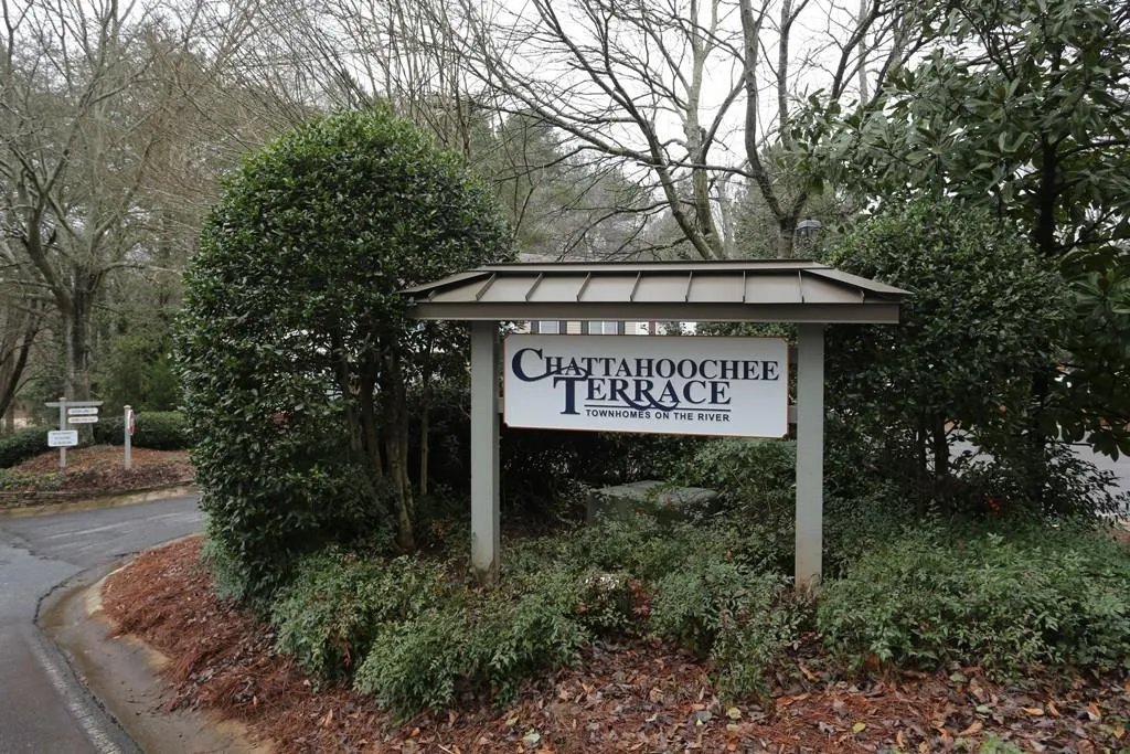 2808 Queen Anne Court, Sandy Springs, Georgia 30350, 2 Bedrooms Bedrooms, ,2 BathroomsBathrooms,Residential,Sold,2808 Queen Anne Court,5640908
