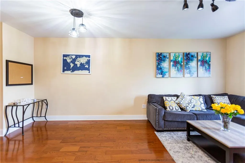 799 Hammond Drive Unit 317, Sandy Springs, Georgia 30328, 1 Bedroom Bedrooms, ,1 BathroomBathrooms,Residential,Sold,799 Hammond Drive Unit 317,6761114