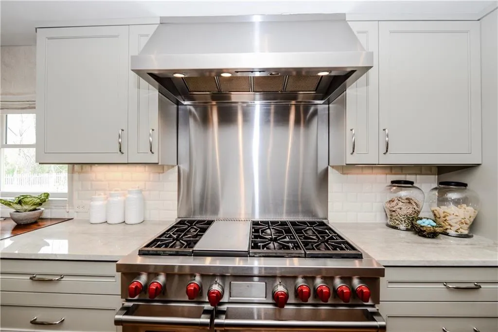 3 Old Virginia Chase, Sandy Springs, Georgia 30327, 6 Bedrooms Bedrooms, ,6 BathroomsBathrooms,Residential,Sold,3 Old Virginia Chase,5876373