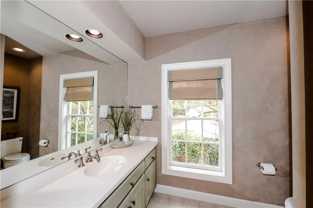 3 Old Virginia Chase, Sandy Springs, Georgia 30327, 6 Bedrooms Bedrooms, ,6 BathroomsBathrooms,Residential,Sold,3 Old Virginia Chase,5876373