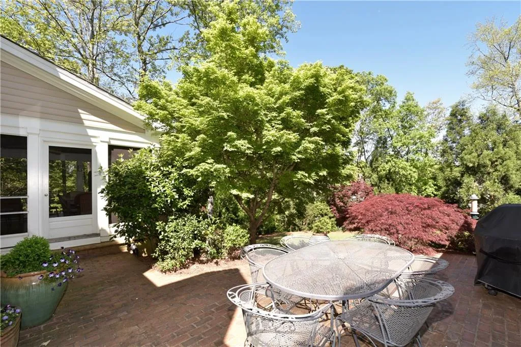 3 Old Virginia Chase, Sandy Springs, Georgia 30327, 6 Bedrooms Bedrooms, ,6 BathroomsBathrooms,Residential,Sold,3 Old Virginia Chase,5876373