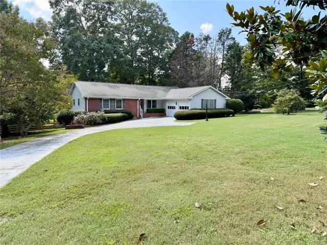 5 Plantation Circle, Carrollton, Georgia 30117