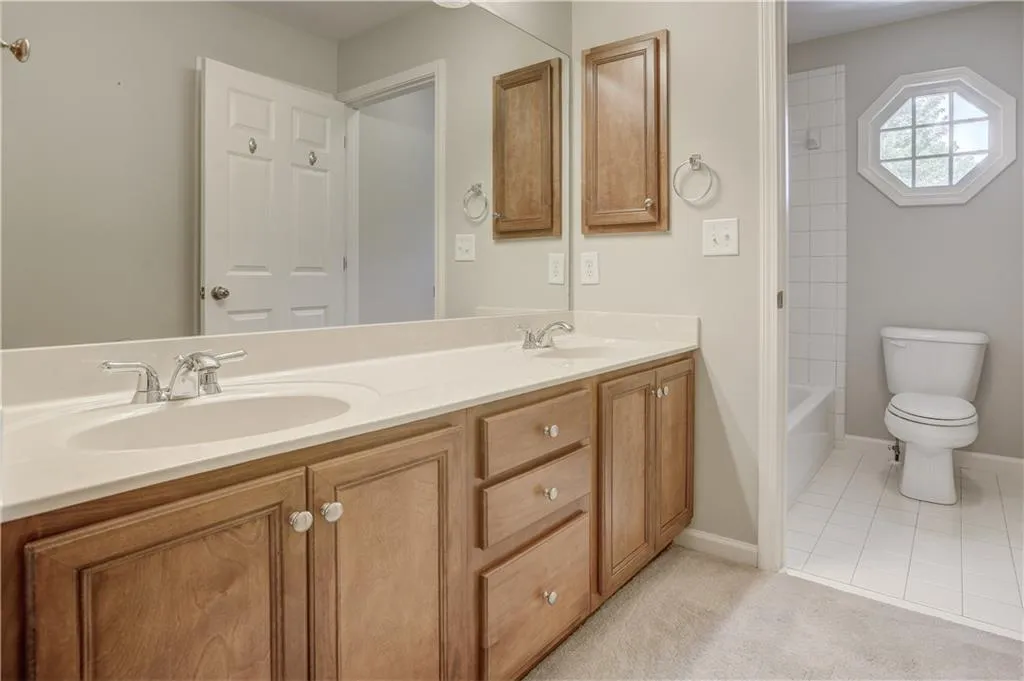 7320 Village Creek Trace, Sandy Springs, Georgia 30328, 4 Bedrooms Bedrooms, ,3 BathroomsBathrooms,Residential,Sold,7320 Village Creek Trace,6038790