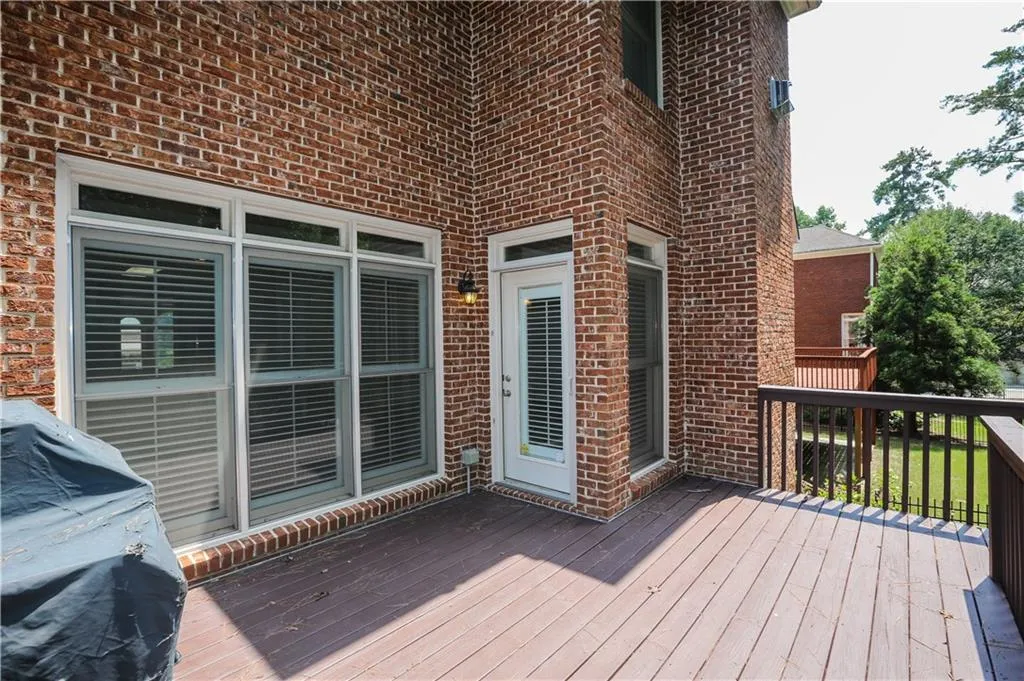 7320 Village Creek Trace, Sandy Springs, Georgia 30328, 4 Bedrooms Bedrooms, ,3 BathroomsBathrooms,Residential,Sold,7320 Village Creek Trace,6038790