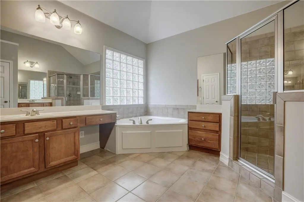 7320 Village Creek Trace, Sandy Springs, Georgia 30328, 4 Bedrooms Bedrooms, ,3 BathroomsBathrooms,Residential,Sold,7320 Village Creek Trace,6038790
