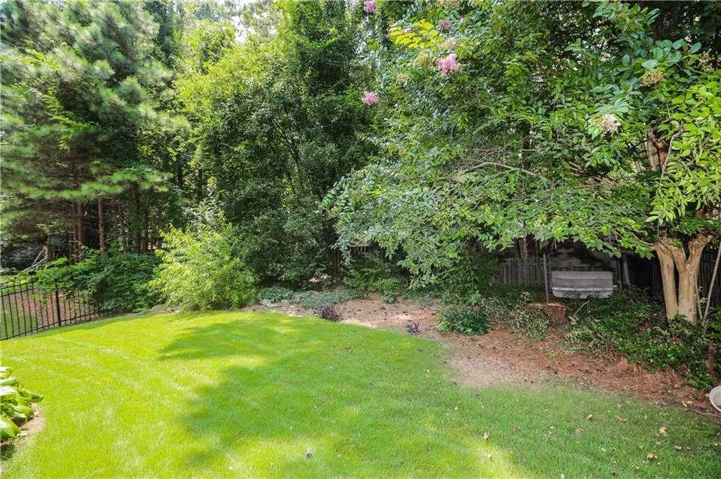 7320 Village Creek Trace, Sandy Springs, Georgia 30328, 4 Bedrooms Bedrooms, ,3 BathroomsBathrooms,Residential,Sold,7320 Village Creek Trace,6038790
