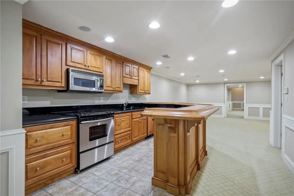 125 N Devereux Court, Atlanta, Georgia 30327, 5 Bedrooms Bedrooms, ,5 BathroomsBathrooms,Residential,Sold,125 N Devereux Court,6729060