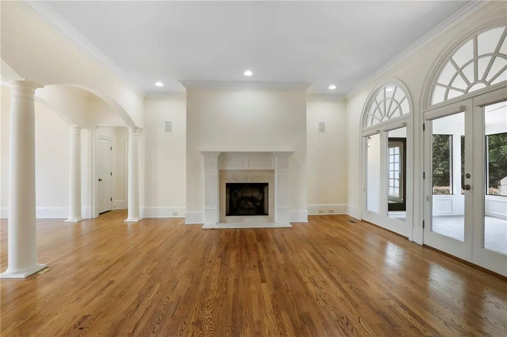 125 N Devereux Court, Atlanta, Georgia 30327, 5 Bedrooms Bedrooms, ,5 BathroomsBathrooms,Residential,Sold,125 N Devereux Court,6729060