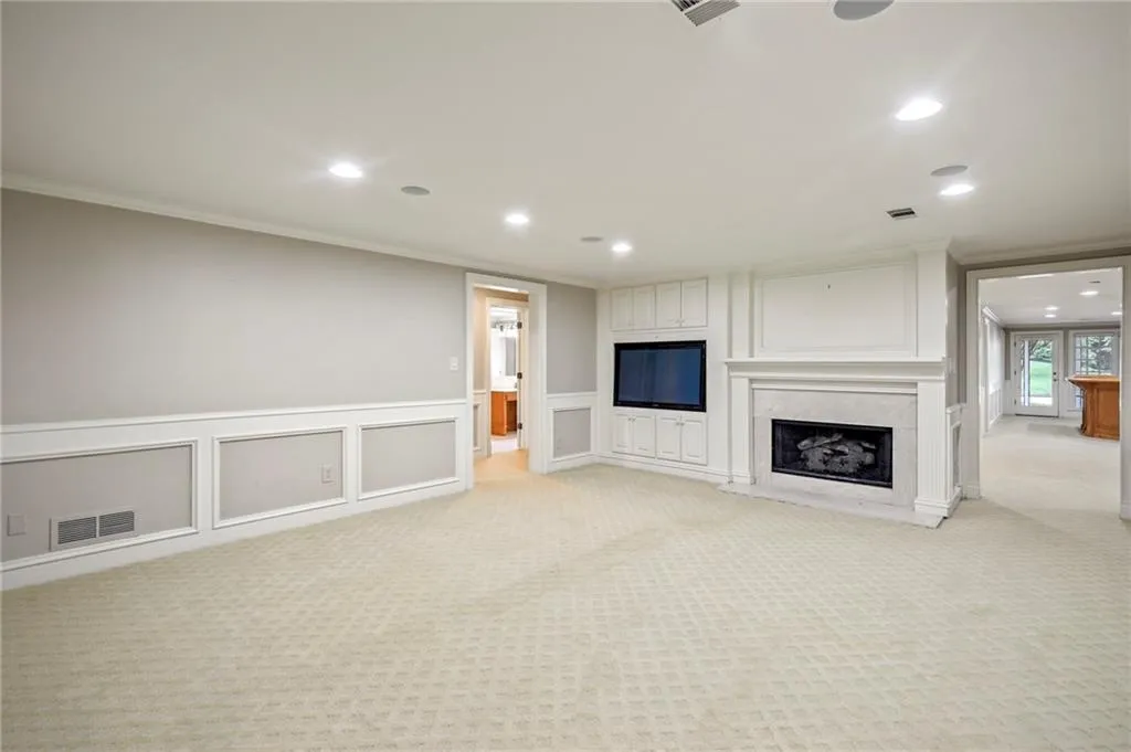 125 N Devereux Court, Atlanta, Georgia 30327, 5 Bedrooms Bedrooms, ,5 BathroomsBathrooms,Residential,Sold,125 N Devereux Court,6729060