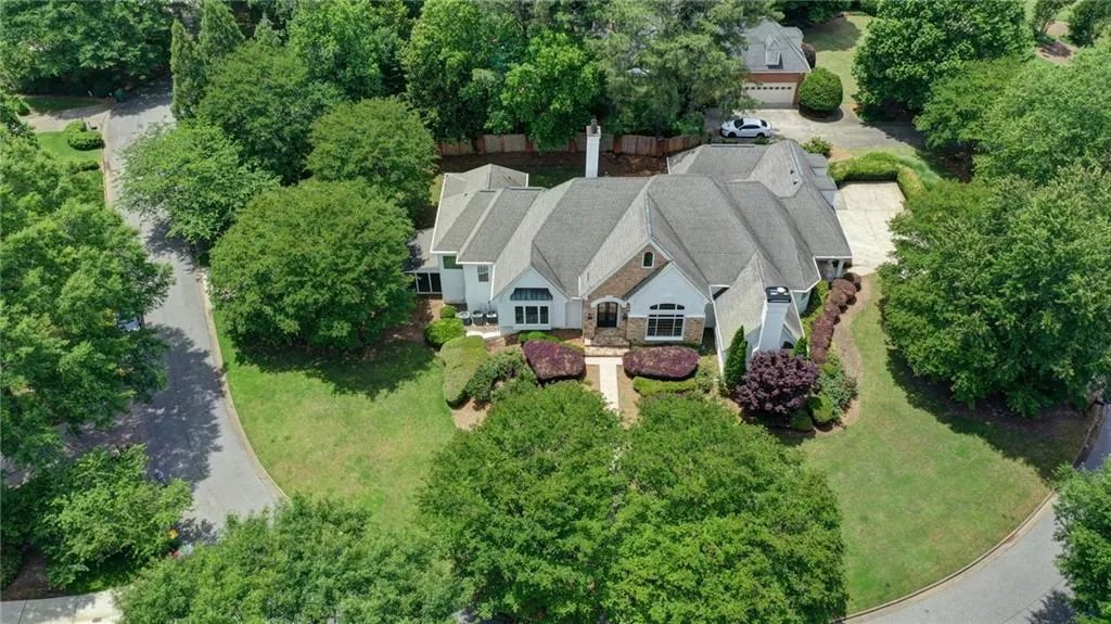 125 N Devereux Court, Atlanta, Georgia 30327, 5 Bedrooms Bedrooms, ,5 BathroomsBathrooms,Residential,Sold,125 N Devereux Court,6729060