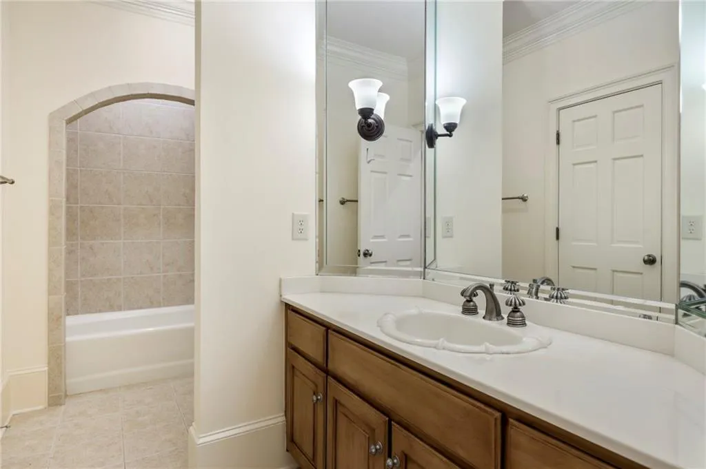 125 N Devereux Court, Atlanta, Georgia 30327, 5 Bedrooms Bedrooms, ,5 BathroomsBathrooms,Residential,Sold,125 N Devereux Court,6729060