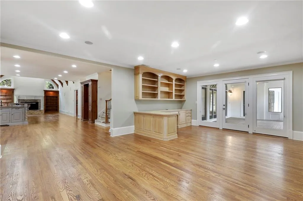 125 N Devereux Court, Atlanta, Georgia 30327, 5 Bedrooms Bedrooms, ,5 BathroomsBathrooms,Residential,Sold,125 N Devereux Court,6729060