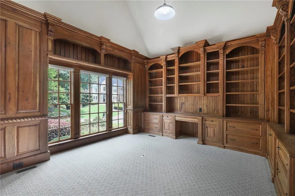 125 N Devereux Court, Atlanta, Georgia 30327, 5 Bedrooms Bedrooms, ,5 BathroomsBathrooms,Residential,Sold,125 N Devereux Court,6729060