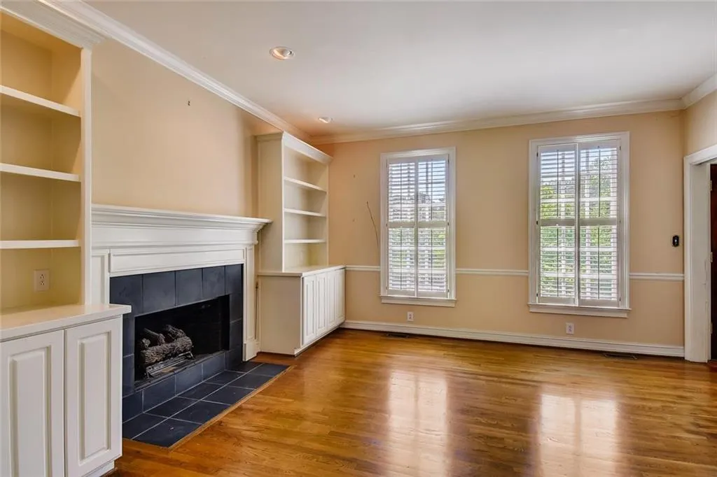 355 Fountain Oaks Lane, Atlanta, Georgia 30342, 3 Bedrooms Bedrooms, ,2 BathroomsBathrooms,Residential,Sold,355 Fountain Oaks Lane,6537893