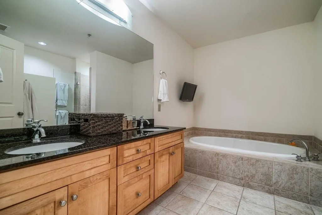 6105 Blue Stone Road Unit 109, Sandy Springs, Georgia 30328, 2 Bedrooms Bedrooms, ,2 BathroomsBathrooms,Residential,Sold,6105 Blue Stone Road Unit 109,6041680