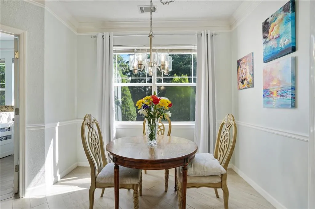 5559 Glenridge Drive Unit 2401, Atlanta, Georgia 30342, 2 Bedrooms Bedrooms, ,1 BathroomBathrooms,Residential,Sold,5559 Glenridge Drive Unit 2401,7437984