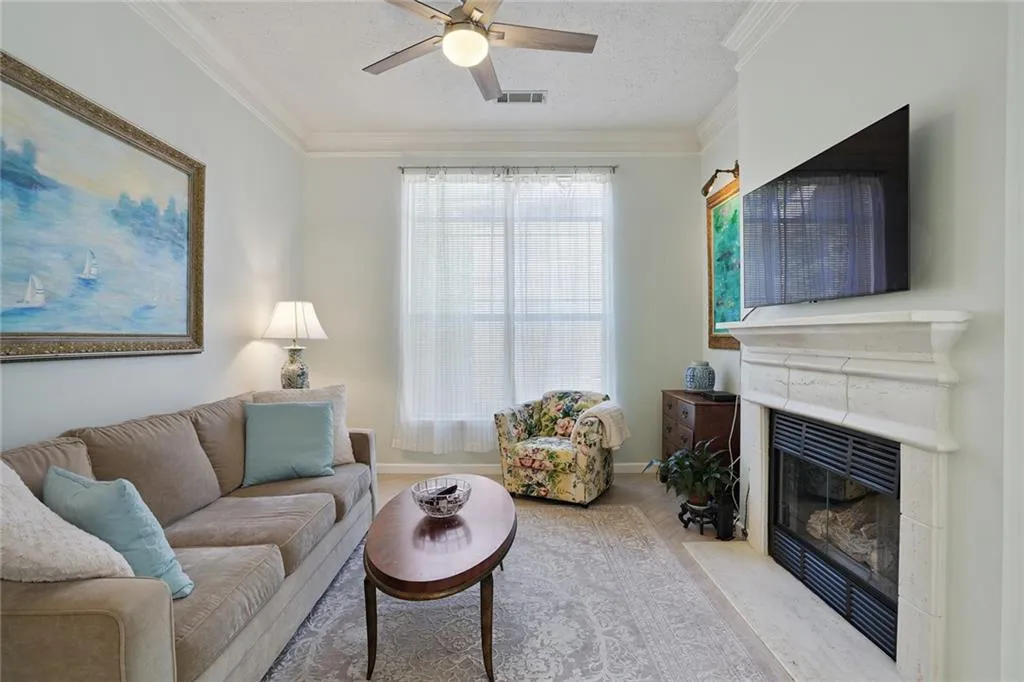 5559 Glenridge Drive Unit 2401, Atlanta, Georgia 30342, 2 Bedrooms Bedrooms, ,1 BathroomBathrooms,Residential,Sold,5559 Glenridge Drive Unit 2401,7437984