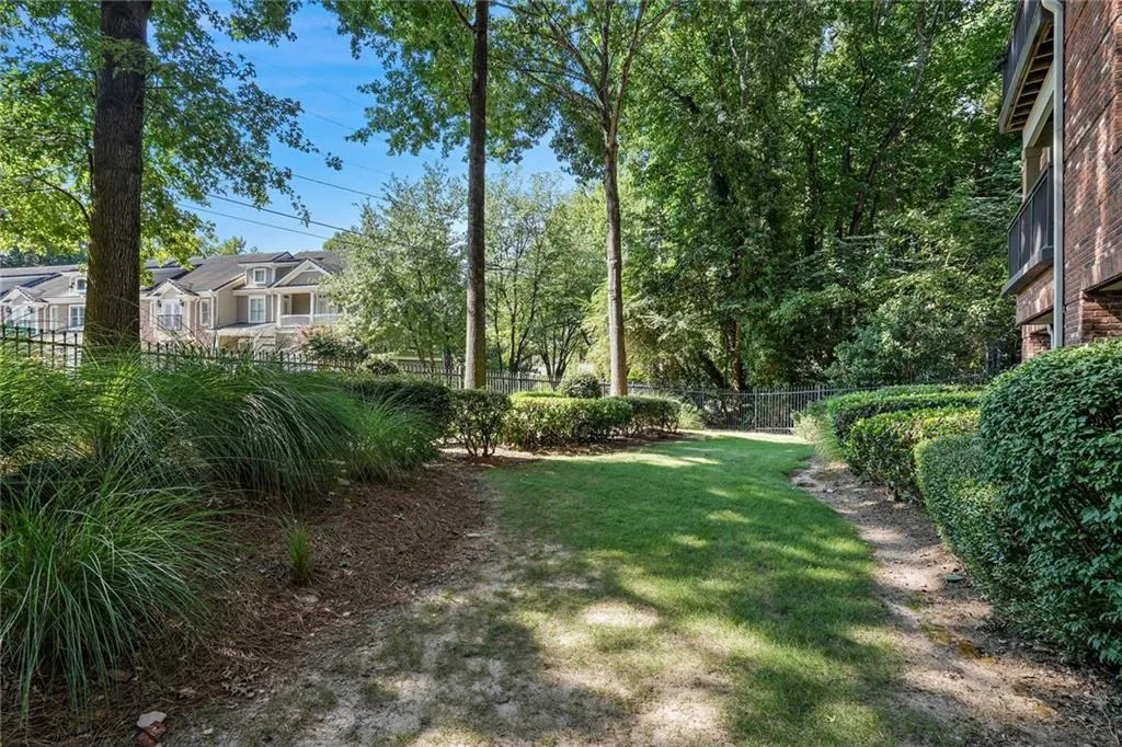 5559 Glenridge Drive Unit 2401, Atlanta, Georgia 30342, 2 Bedrooms Bedrooms, ,1 BathroomBathrooms,Residential,Sold,5559 Glenridge Drive Unit 2401,7437984