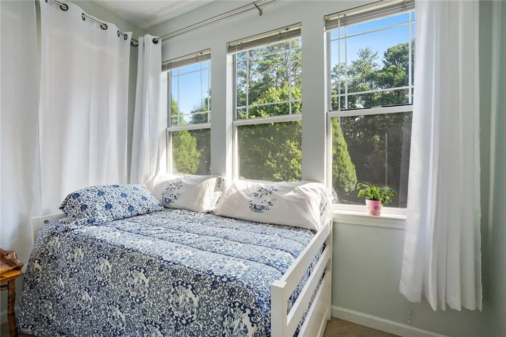 5559 Glenridge Drive Unit 2401, Atlanta, Georgia 30342, 2 Bedrooms Bedrooms, ,1 BathroomBathrooms,Residential,Sold,5559 Glenridge Drive Unit 2401,7437984