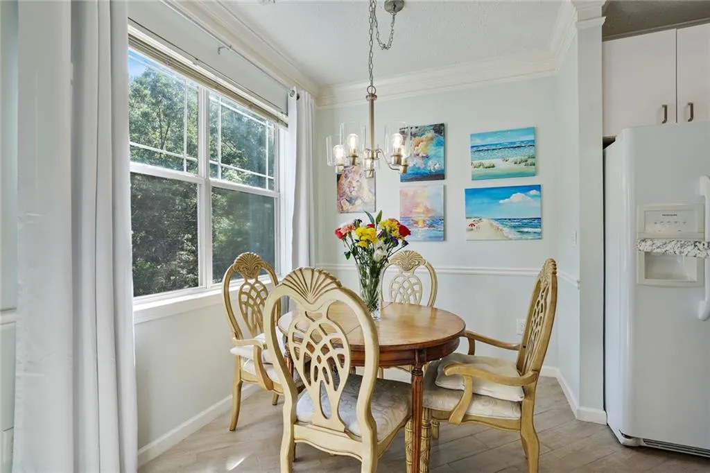 5559 Glenridge Drive Unit 2401, Atlanta, Georgia 30342, 2 Bedrooms Bedrooms, ,1 BathroomBathrooms,Residential,Sold,5559 Glenridge Drive Unit 2401,7437984